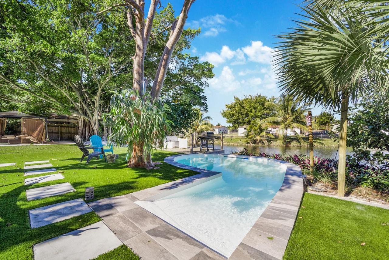Dior Front With Infinity Pool & Hot Tub Miami Gardens